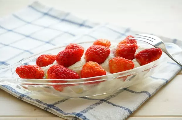 雪山红宝—奶油草莓（请不要传没有奶制品小伙伴的秃草莓）