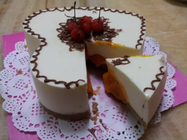 酸奶樱桃芒果流心芝士蛋糕