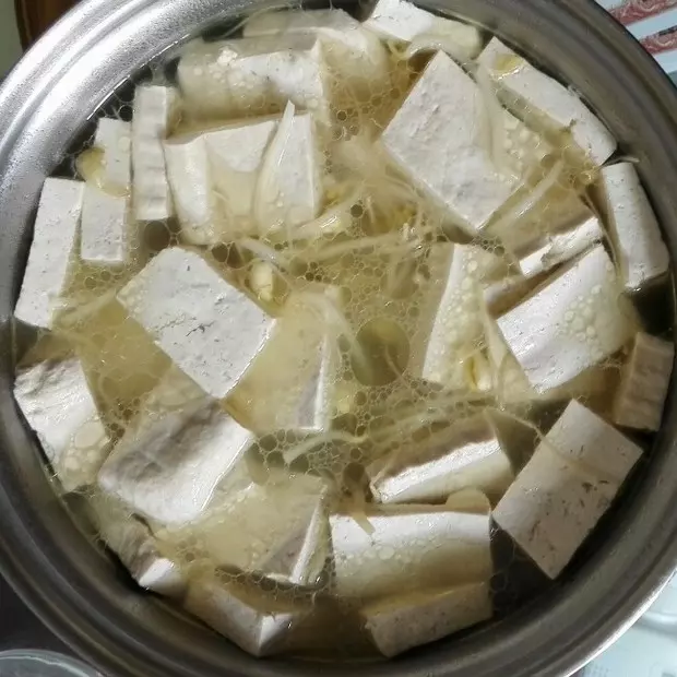 黄豆芽炖豆腐