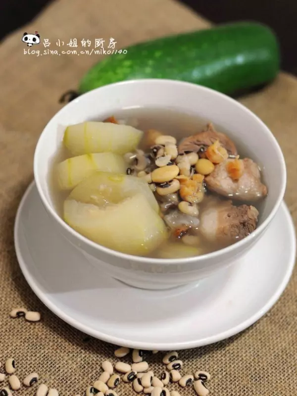 瑶柱节瓜煲猪展汤——祛湿美容汤