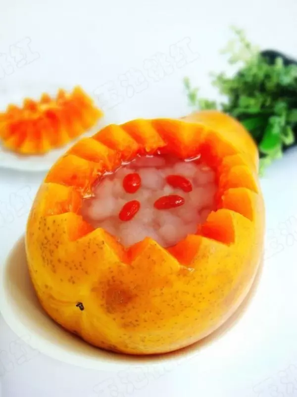 木瓜炖雪蛤——很经典的一款滋补甜品