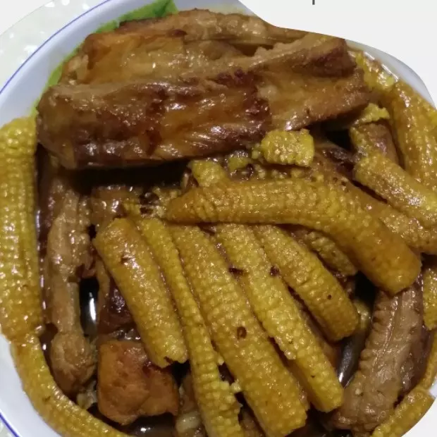 玉米筍悶小肉排