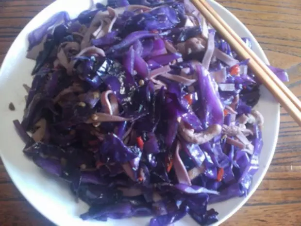 紫甘藍炒肉絲