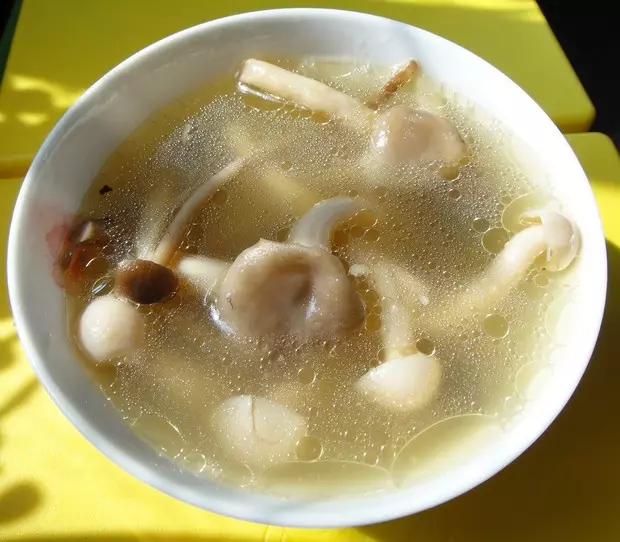 菌菇雞架湯