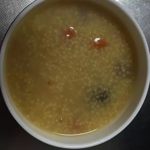 小米桂圆红枣枸杞粥