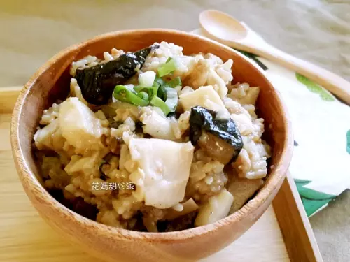 肉末笋丁香菇焖饭，简单做料理