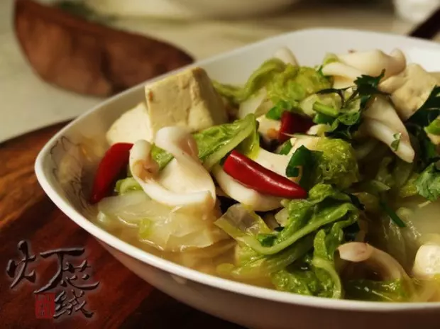 鱿鱼豆腐炖白菜
