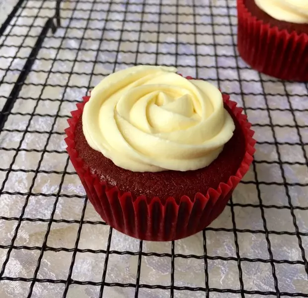 紅絲絨杯子蛋糕（酸奶油Q彈版）Red velvet cupcake