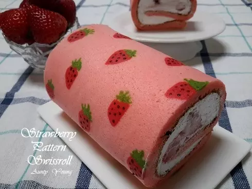 草莓彩绘蛋糕卷(Strawberry Pattern Swissroll)