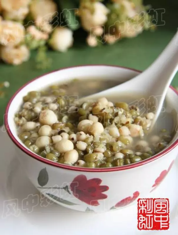 綠豆薏米芡實粥