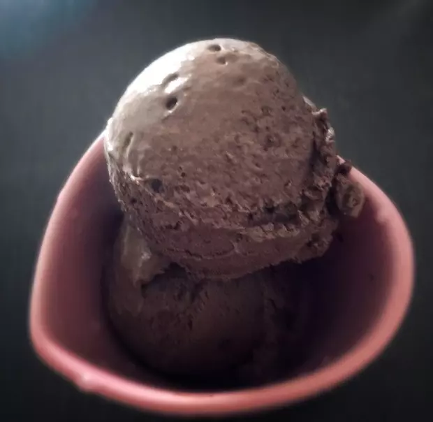 超浓郁巧克力冰淇淋（参考德州农民的方子秒杀一切市售冰淇淋）
