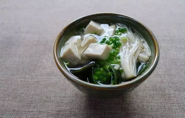 豆腐金针菇海带汤