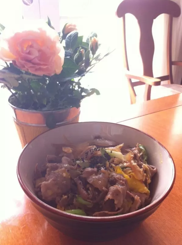 和风牛丼 - 比吉野家的好吃：）