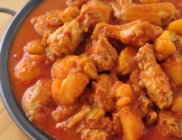 韩国料理——炖辣鸡翅(닭도리탕)