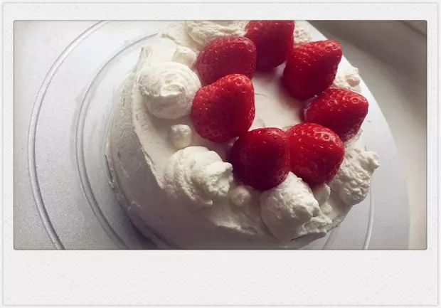 6寸草莓奶油戚風蛋糕