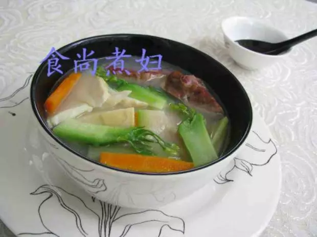 鲜蔬腊鸭汤