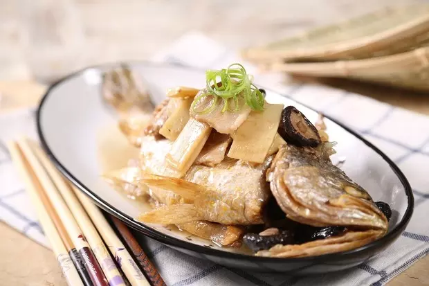 懒人版白汁黄鱼鲞—捷赛私房菜
