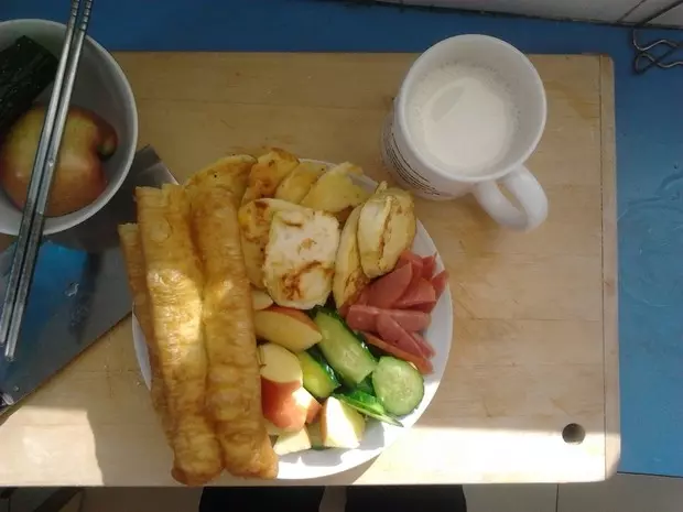 饅頭拼盤早餐
