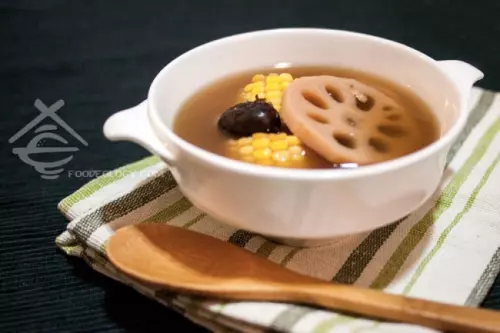 素食玉米莲藕汤