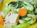 冻豆腐炒油菜的做法