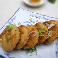 香煎土豆虾仁饼的做法