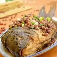 紅小豆燜鯉魚的做法