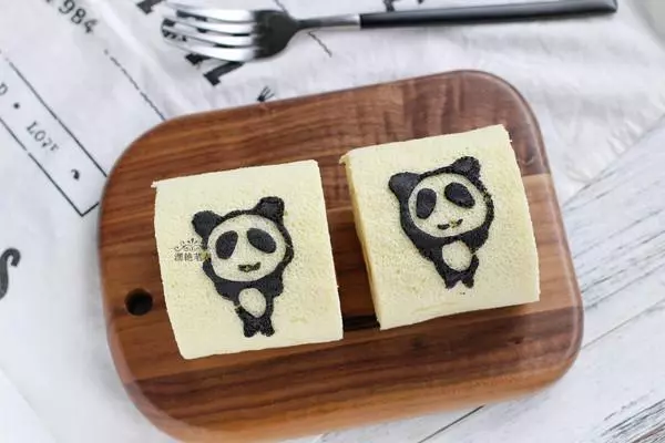 熊貓蛋糕卷的做法