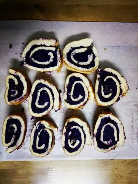 紫薯葡萄干卷卷卷
