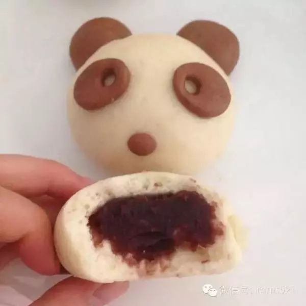 萌萌哒熊猫豆沙包