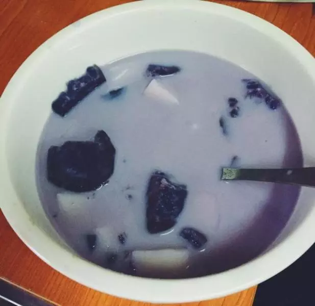 奶汁紫薯年糕汤