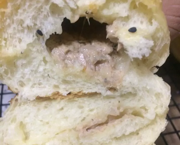 面包实验记录之蒜香奶油奶酪金枪鱼面包（咸香可口的面包）