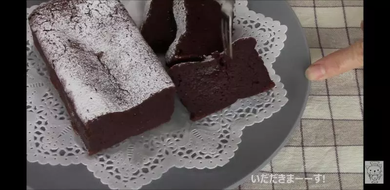 简单的浓厚巧克力蛋糕