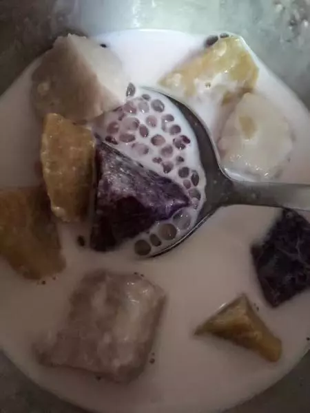 紫薯红薯香芋椰汁西米露