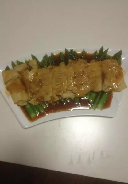 鲍汁芦笋煎鱼片