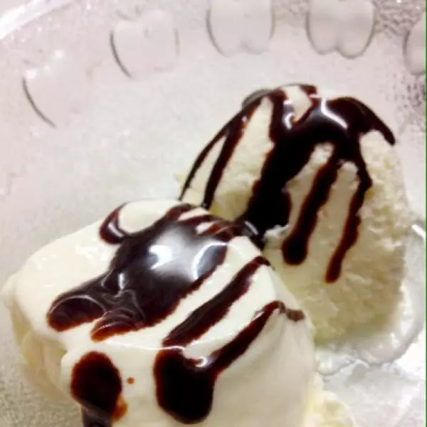 简易版榴梿酸奶冰淇淋