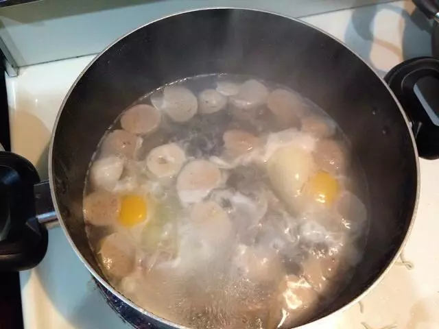 肉丸荷包蛋汤