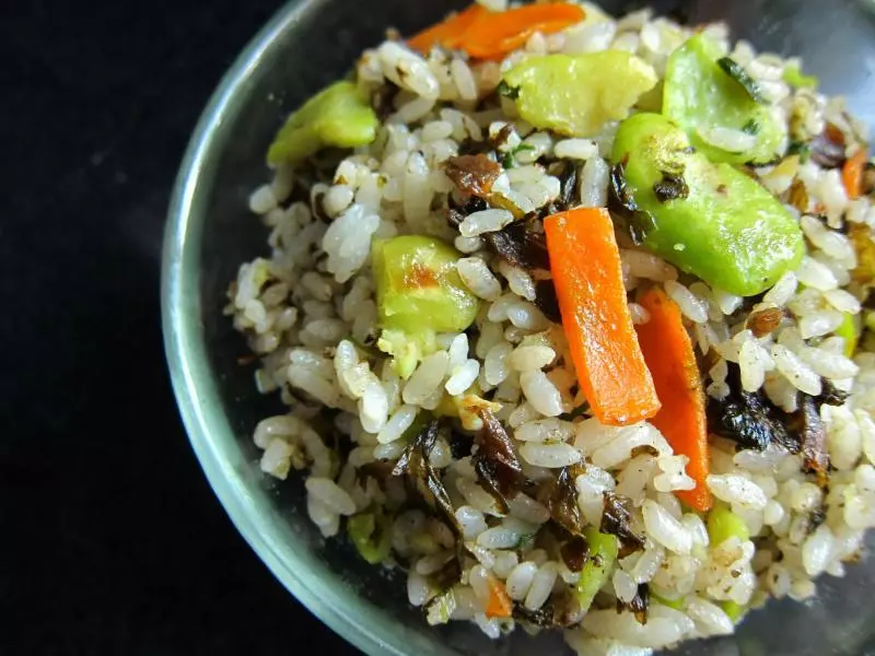 橄榄菜蚕豆炒饭