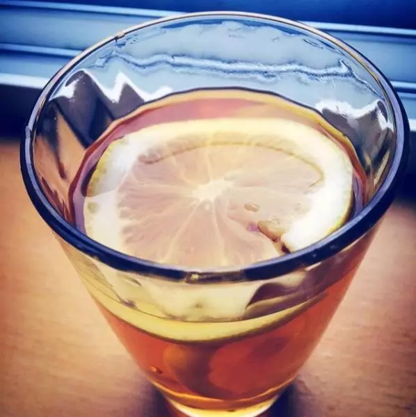 红茶蜂蜜柠檬水