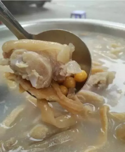 干豌豆炖猪蹄汤