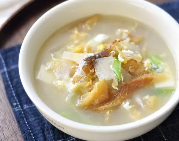 韩国料理——鳕鱼干美容汤(북어국)