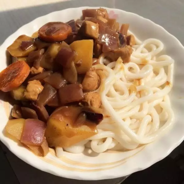 咖喱鸡肉土豆乌东面