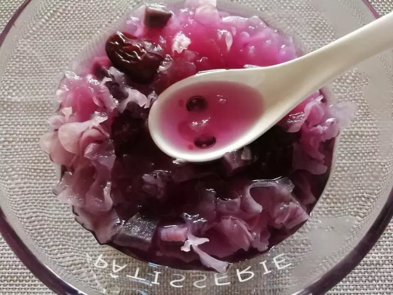 紫薯银耳红枣汤
