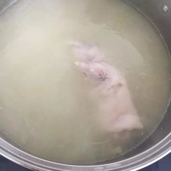 黄豆猪蹄汤