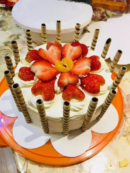 草莓奶油蛋糕（八寸）