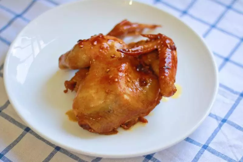 电饭煲满汉全席系列之
电饭煲焗鸡
Stewed Chicken with Rice Cooker