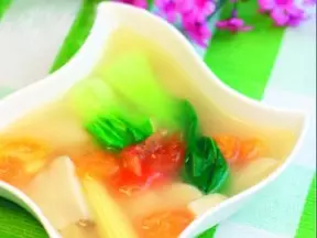 味噌豆腐蔬菜汤