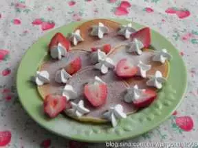 草莓奶油薄饼
