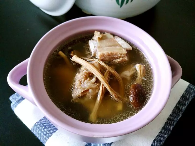 茶樹菇排骨湯