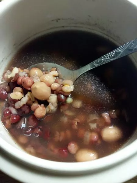 红豆薏仁花生汤