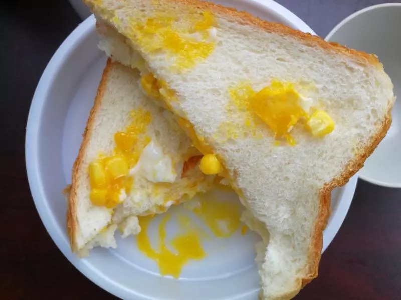 微波炉鸡蛋玉米三明治